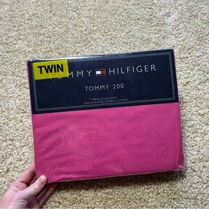 Tommy Hilfiger Tommy 200 Twin Fitted Sheet Pink 100% Ringspun Combed Cotton